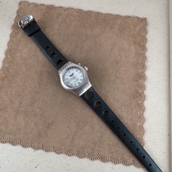 Vintage Ladies Licensed Chevy Corvette Watch with Chevy Tin Box main image 5